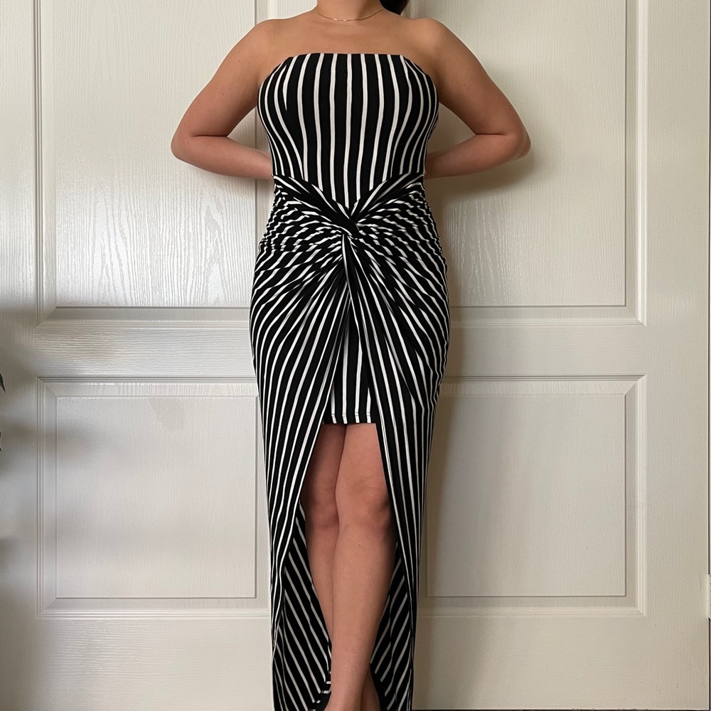 Dress for casual or dressy occasions